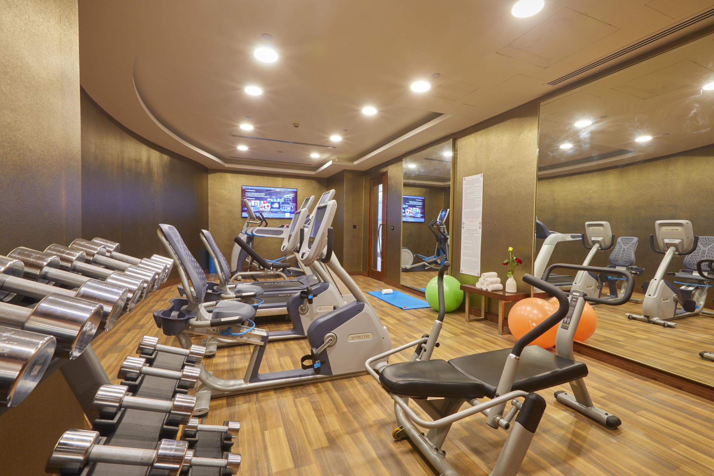 Millennium Resort Салала Экстерьер фото The gym at the hotel