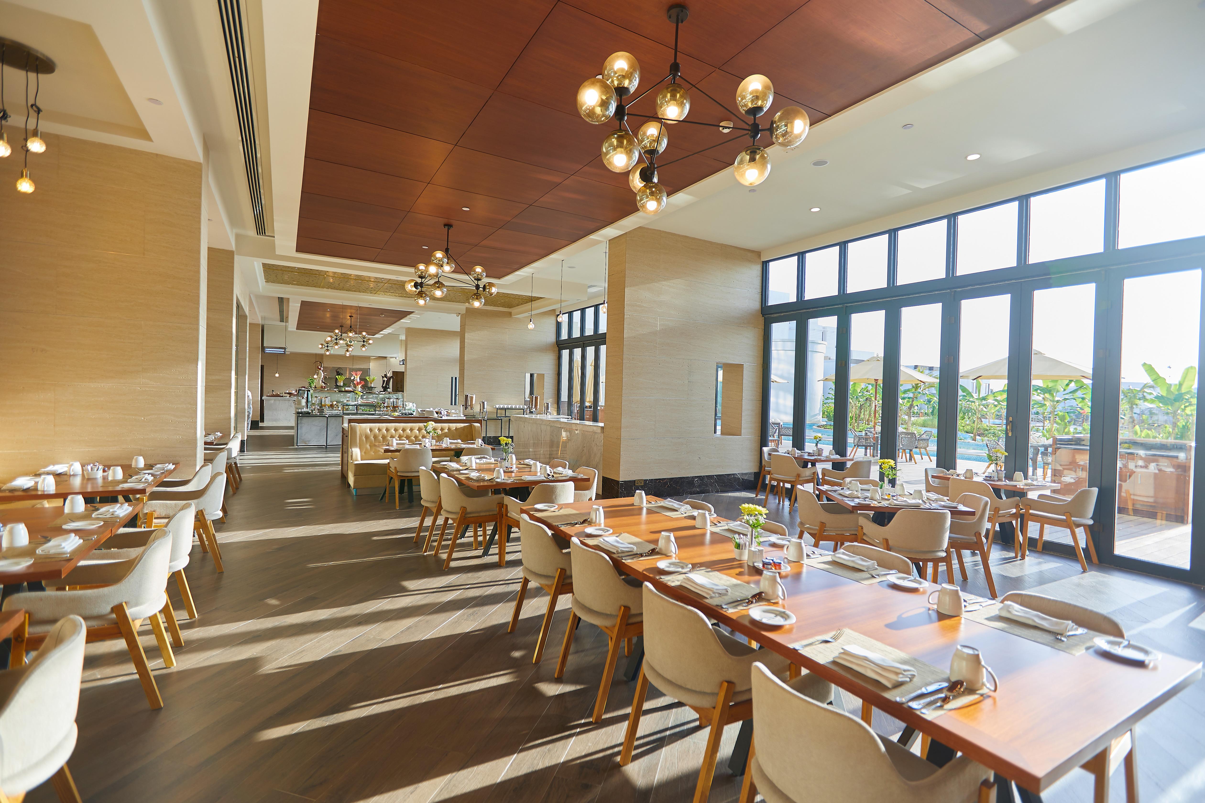 Millennium Resort Салала Экстерьер фото The restaurant