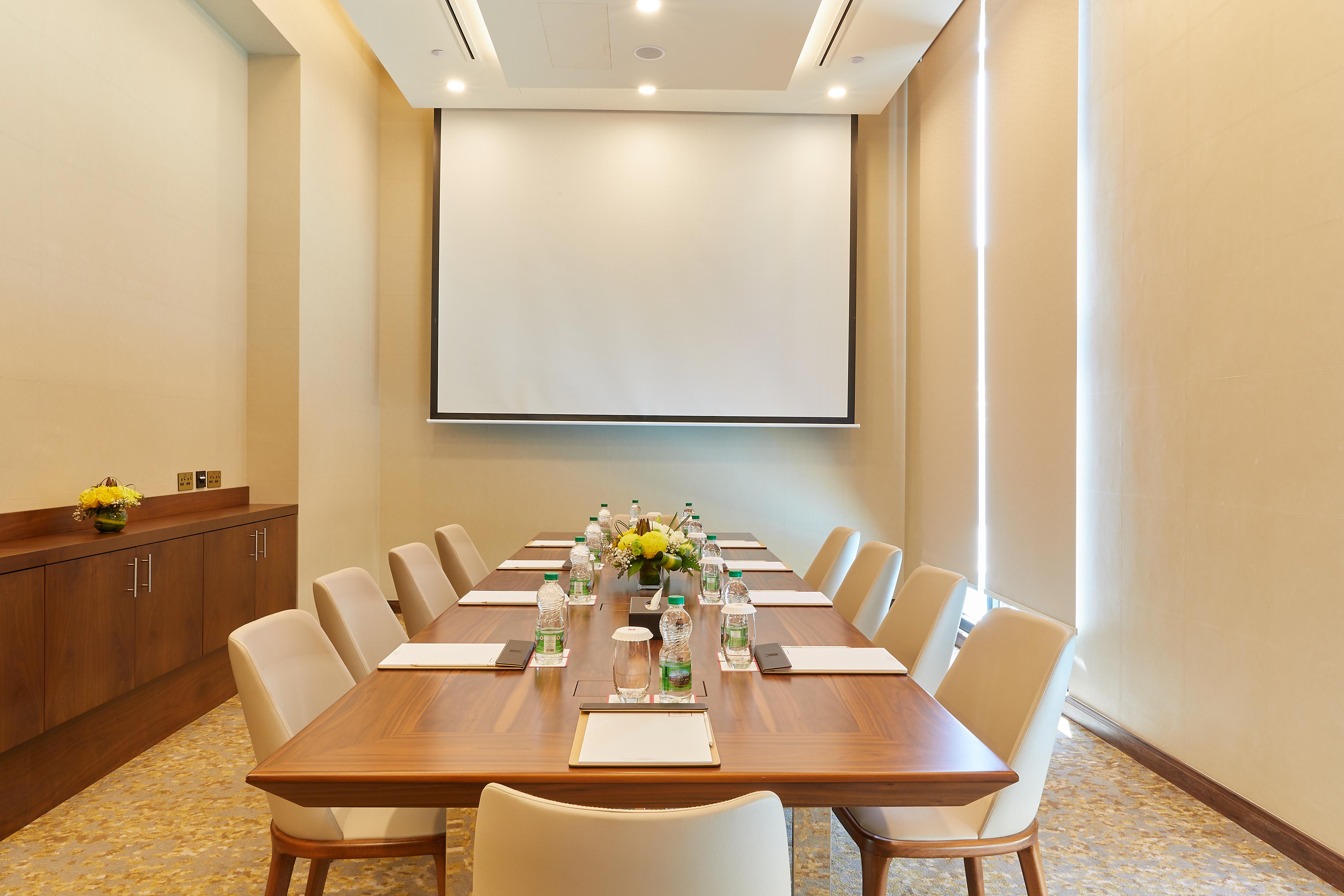 Millennium Resort Салала Экстерьер фото Meeting room