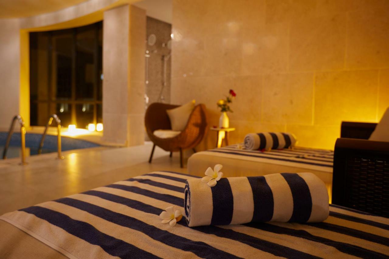Millennium Resort Салала Экстерьер фото The spa at the hotel